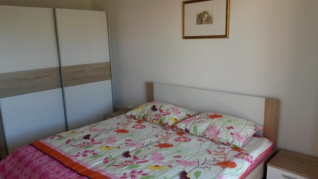 Apt Mirella Apartment Rovinj Ruang foto